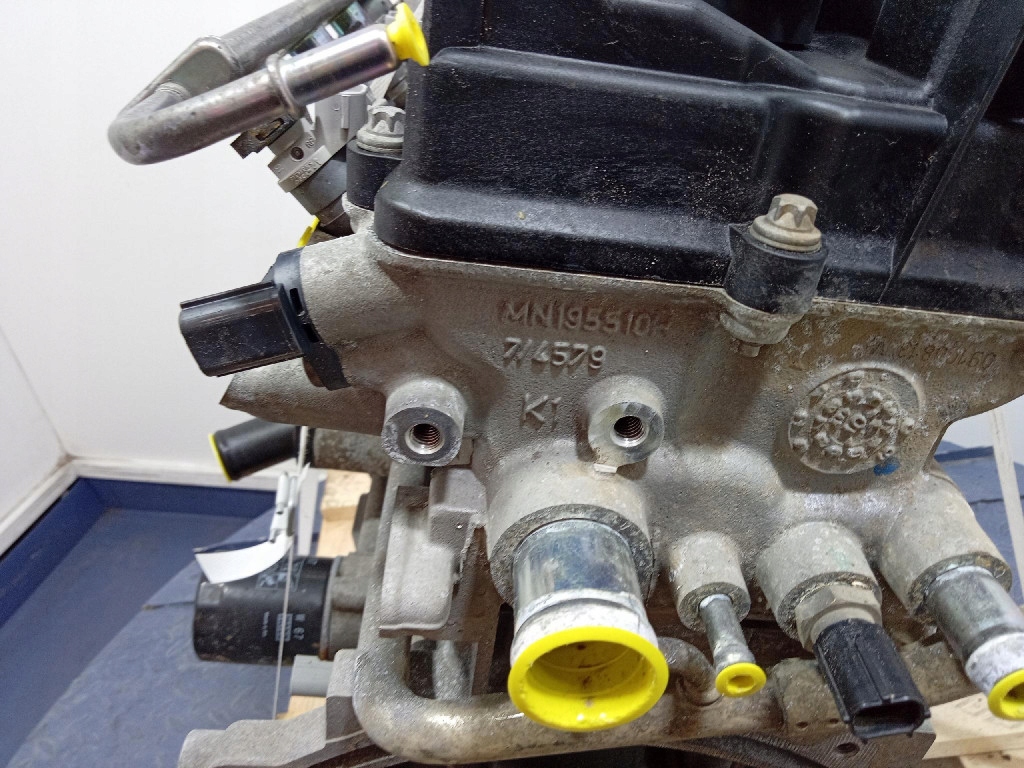 Moteur 4A90 — vue 5