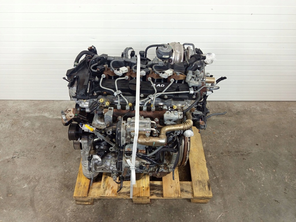 Moteur 2AD-FTV — vue 1