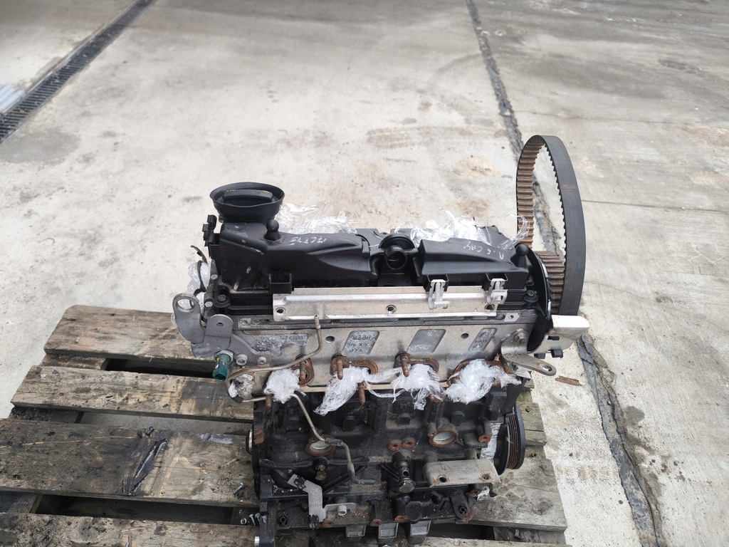 Moteur CAYB — vue 7