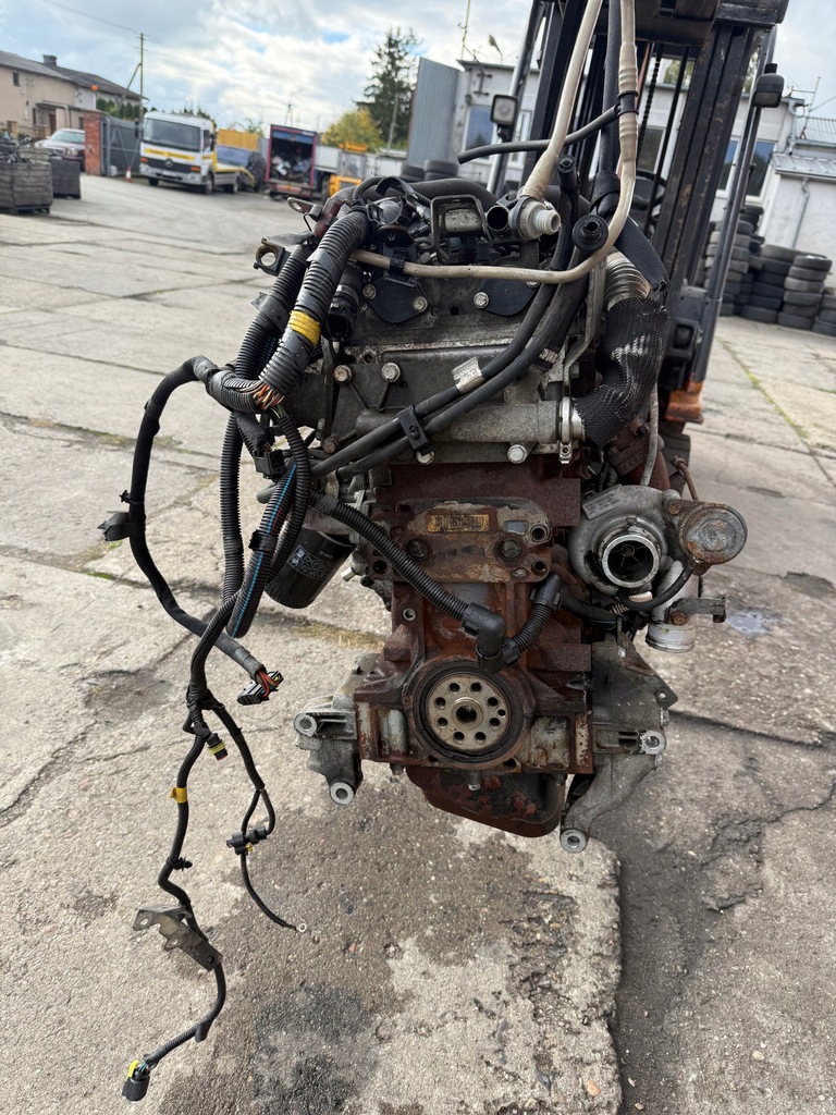 Moteur F1CE0481D — vue 2