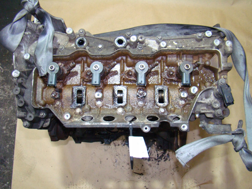 Moteur M9R 786 — vue 1