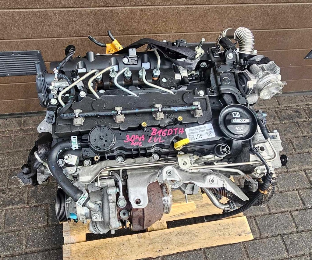 Moteur B 16 DTH (DV6FC) — vue 1