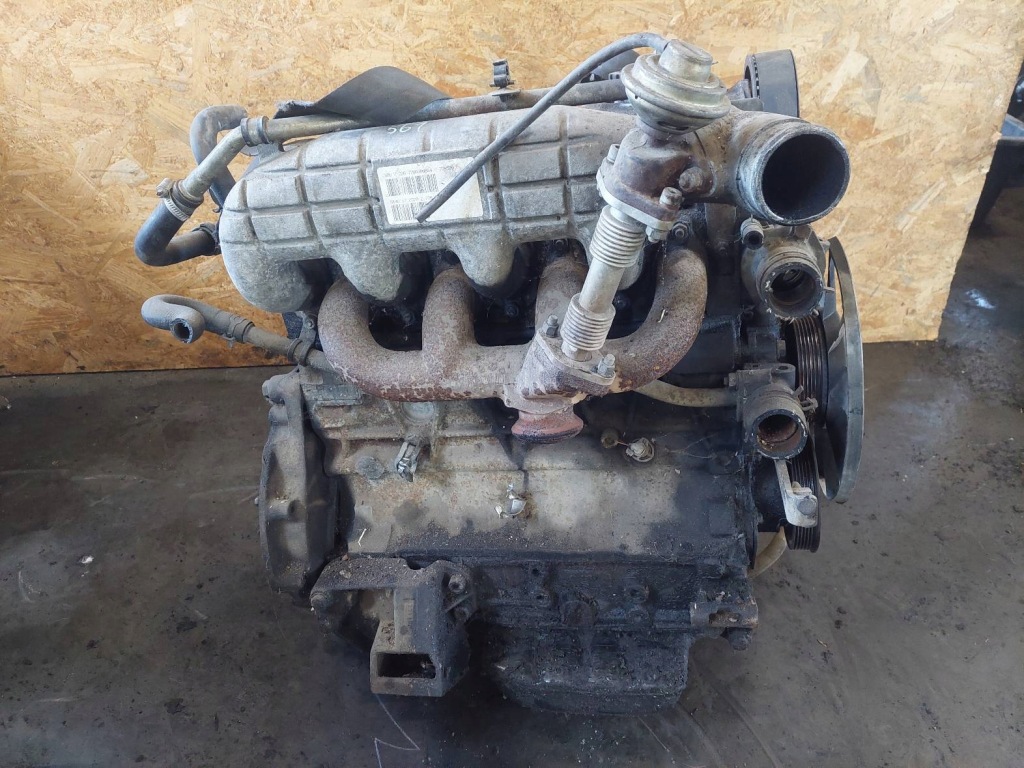 Moteur S8U 750 — vue 1