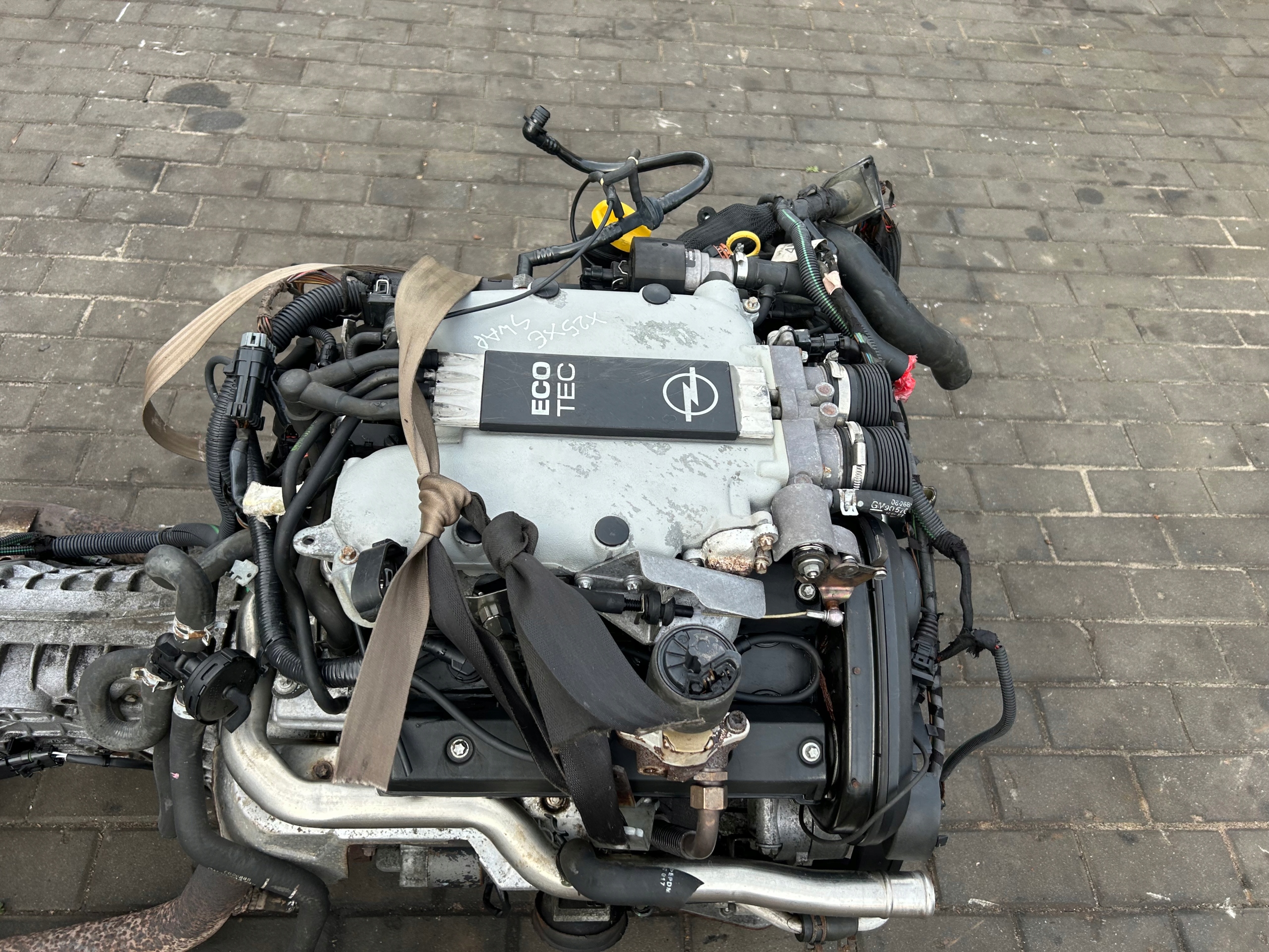 Moteur X 25 XE — vue 3