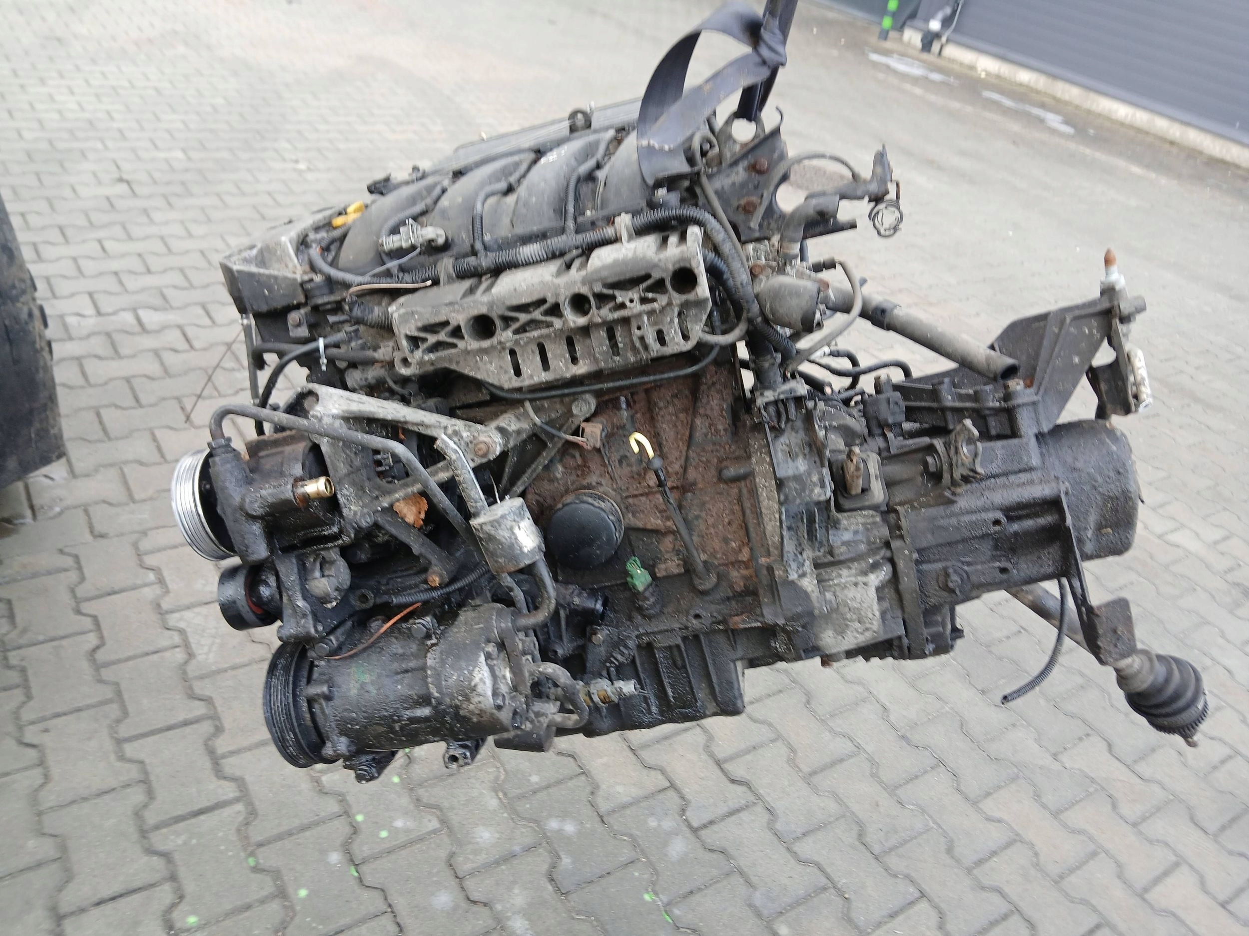 Moteur F4R 700 — vue 1