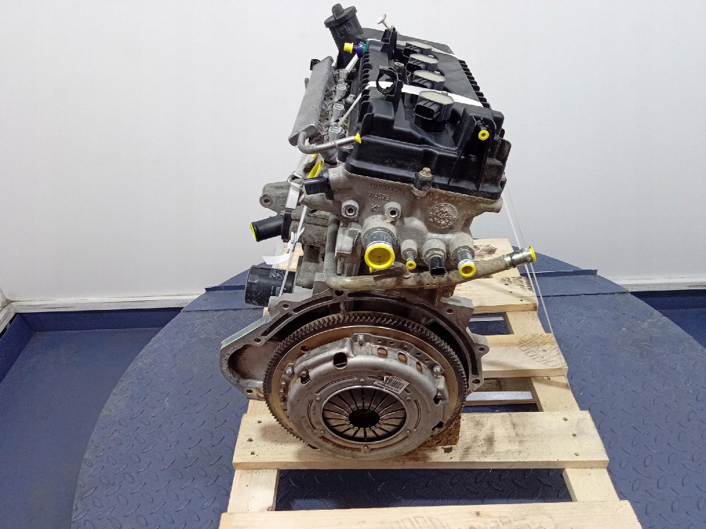 Moteur 4A90 — vue 1
