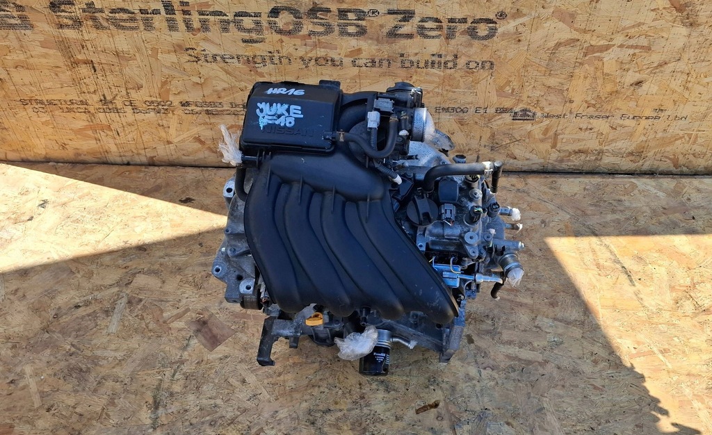 Moteur HR16DE — vue 1