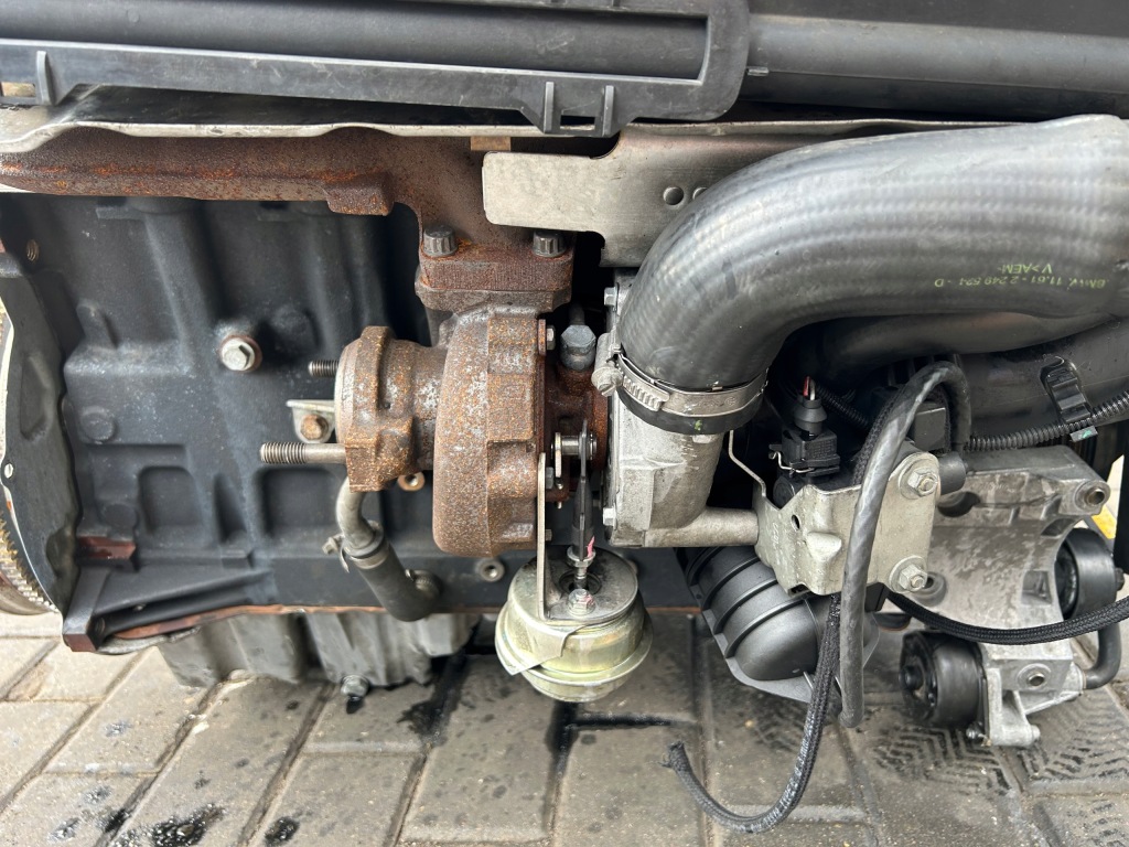 Moteur 306D1 — vue 4