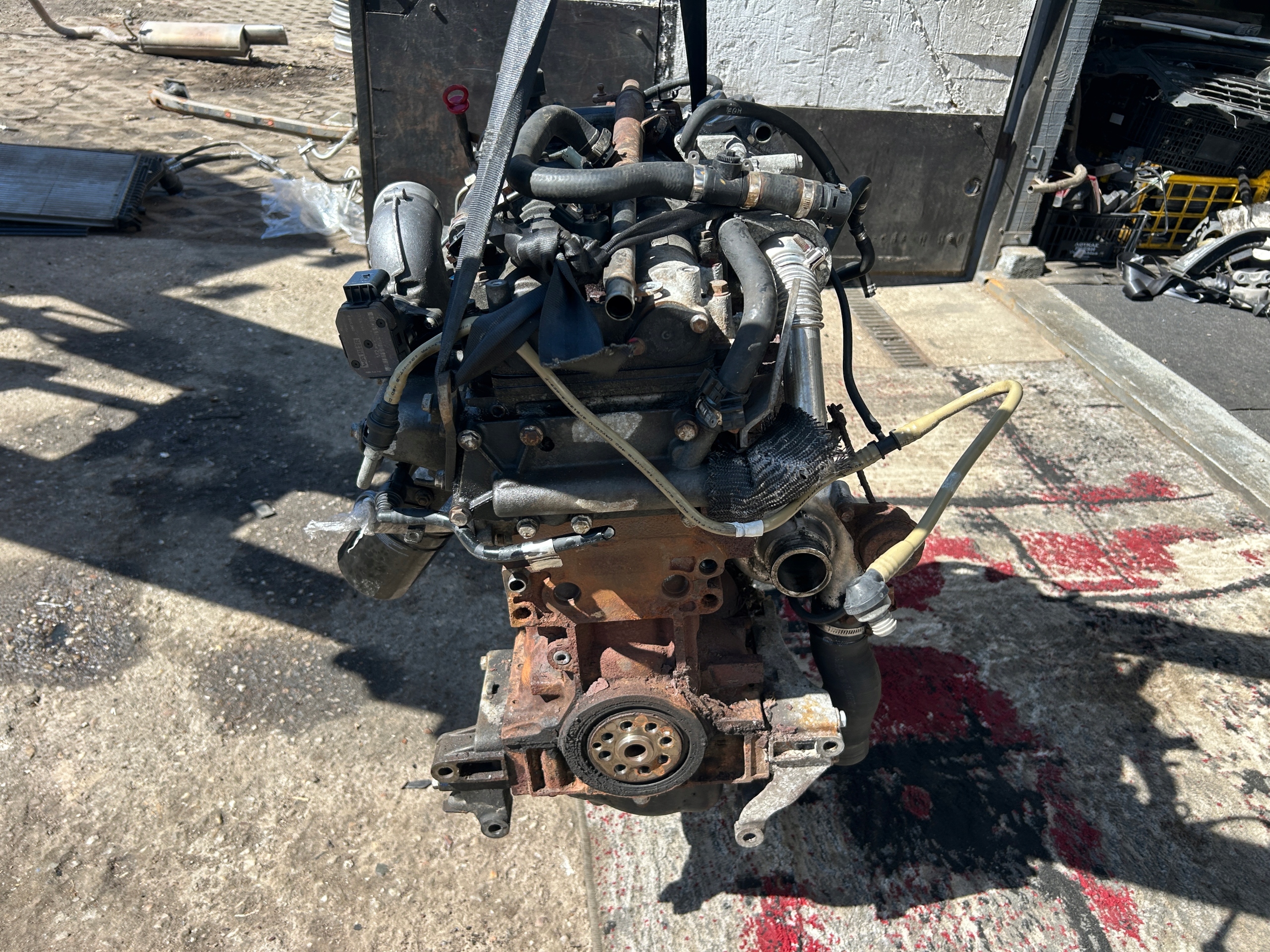 Moteur F1CE0481D — vue 2