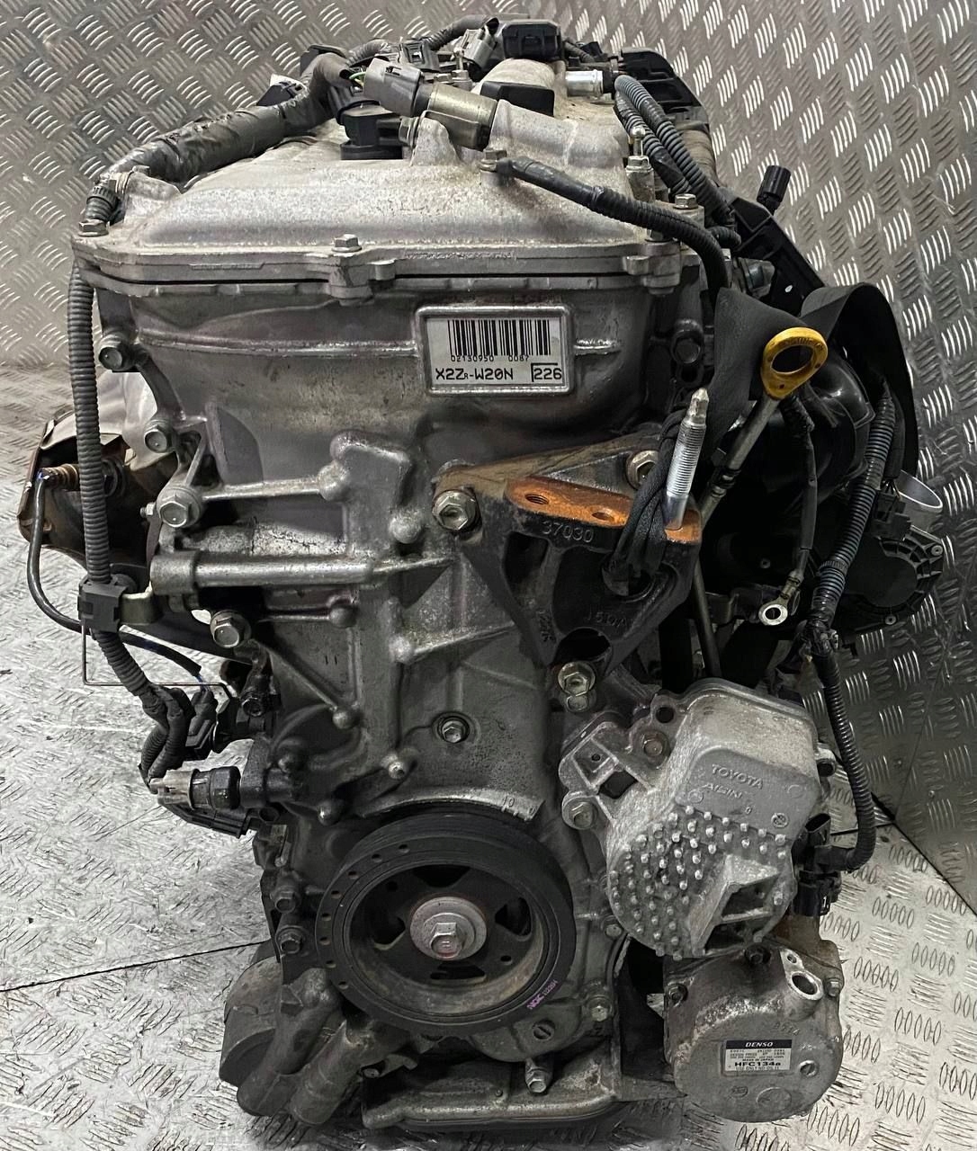 Moteur 2ZR-FXE — vue 2
