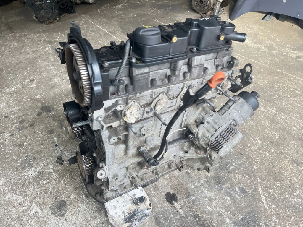 Moteur 8HP (DV4C) — vue 1