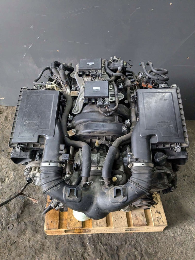 Moteur 1UR-FSE — vue 1