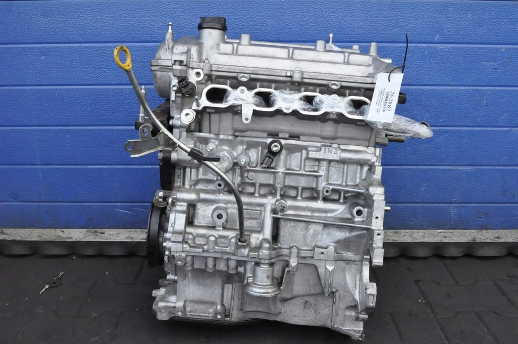 Moteur 1NZ-FXE — vue 1
