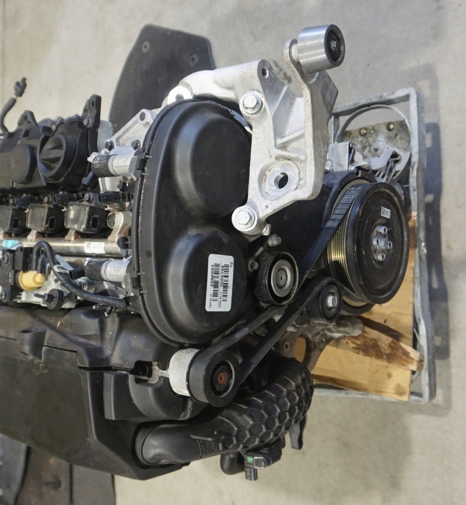 Moteur B 4204 T46 — vue 1