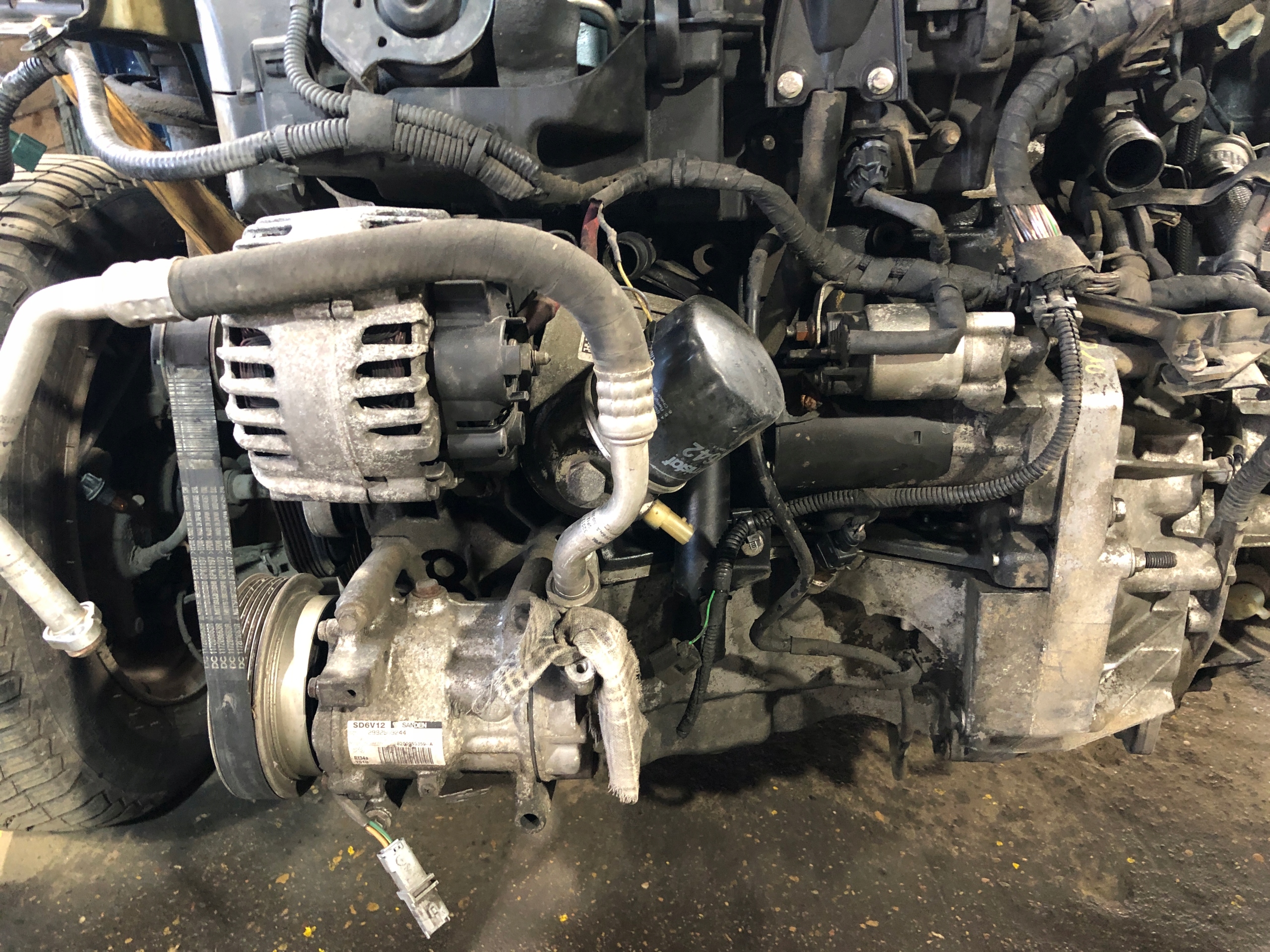 Moteur OM 607.951 (K9K) — vue 2