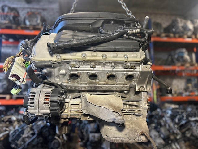 Moteur S65 B40 A — vue 1