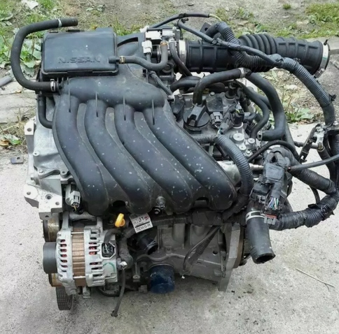 Moteur HR16DE — vue 1