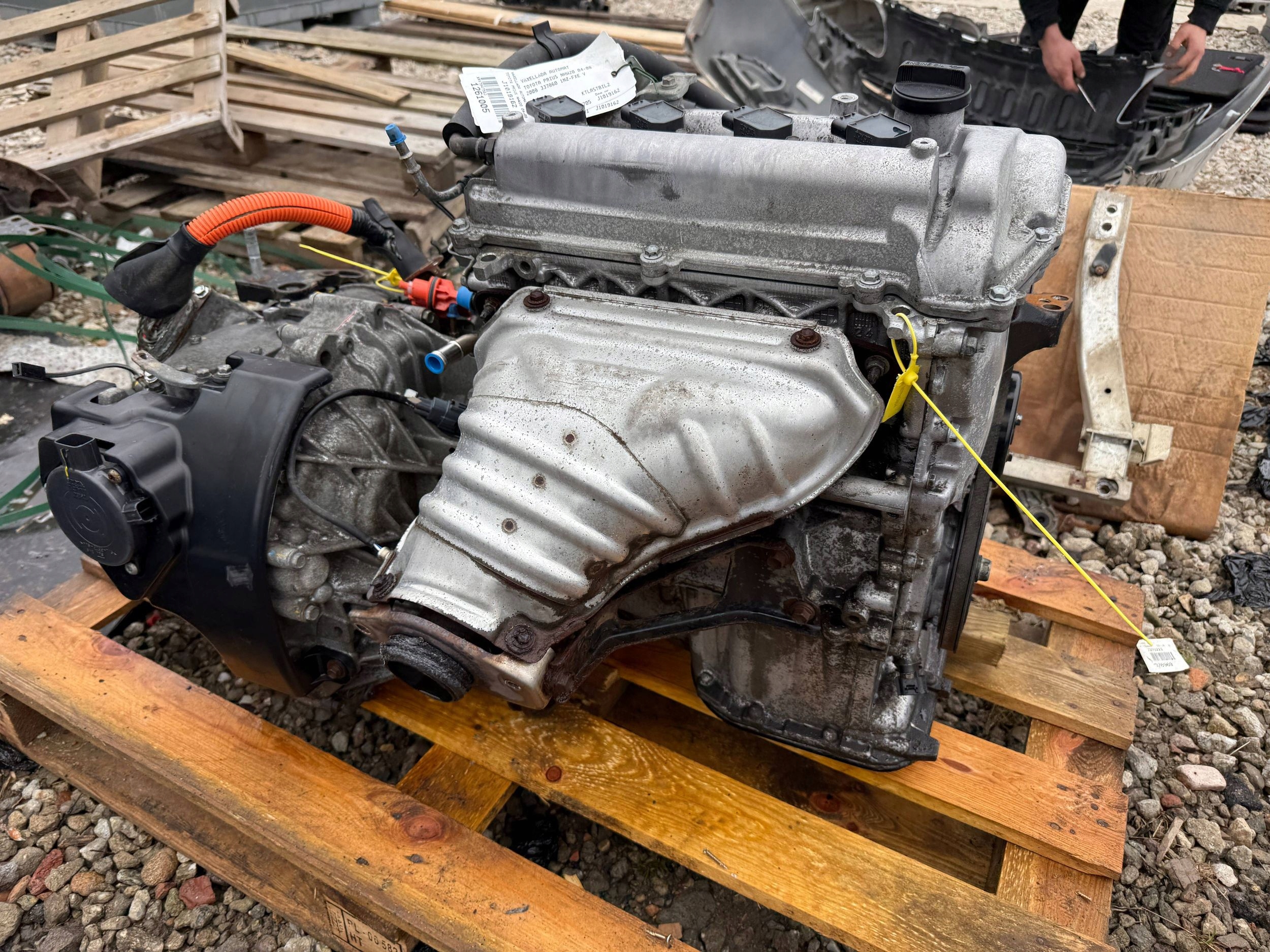 Moteur 1NZ-FXE — vue 2