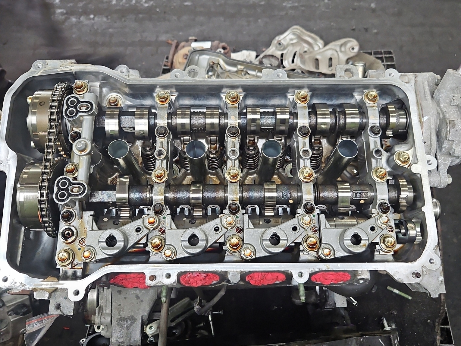 Moteur 1ZR-FAE — vue 1