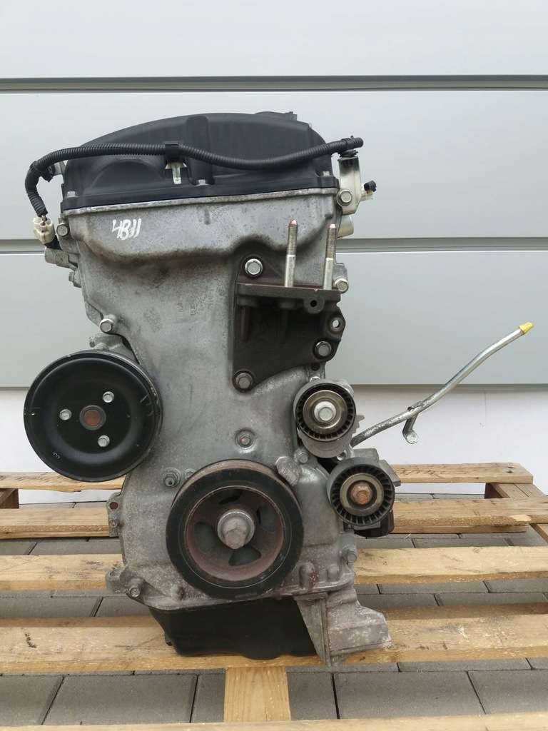Moteur 4B11 — vue 1