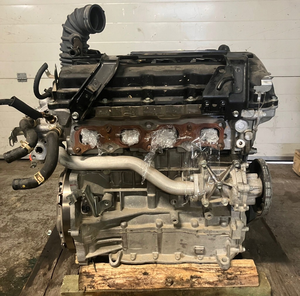 Moteur 4B12 — vue 1
