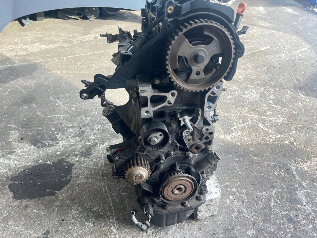 Moteur 8HP (DV4C) — vue 3