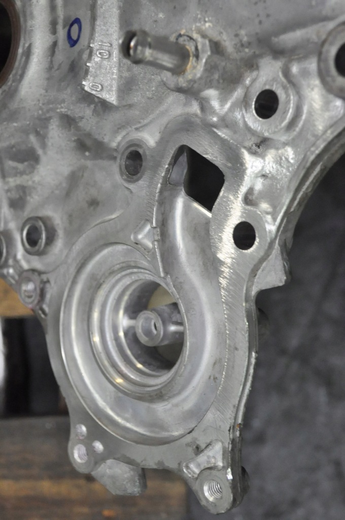 Moteur 2ZR-FXE — vue 2