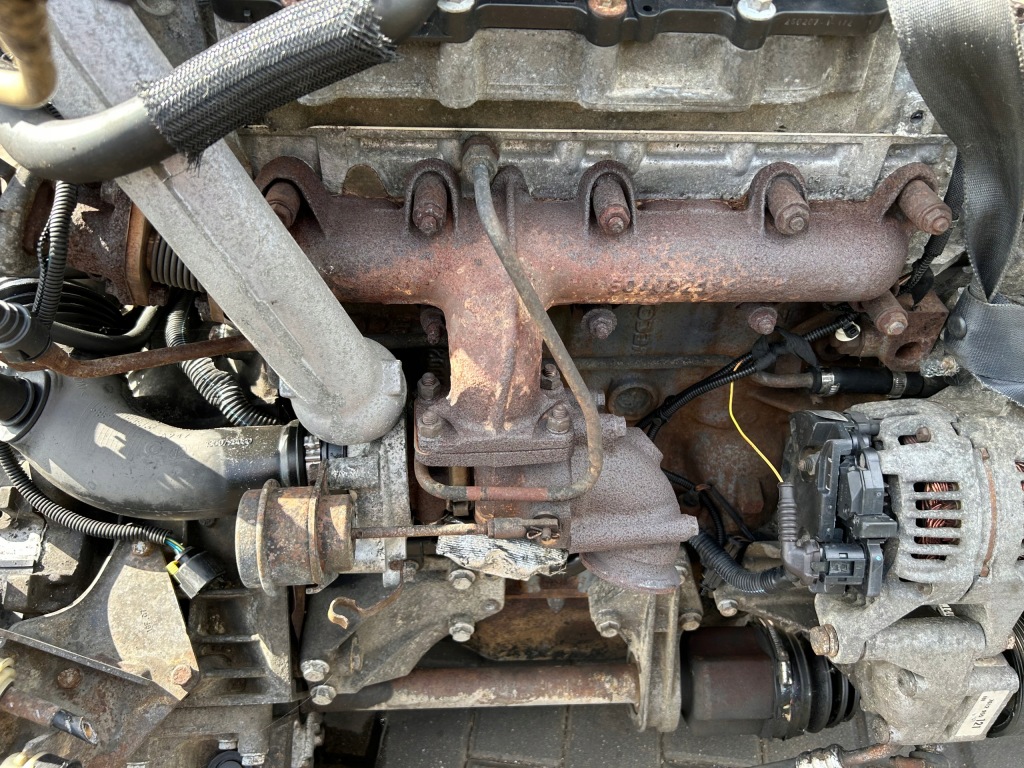 Moteur F1AE0481D — vue 3