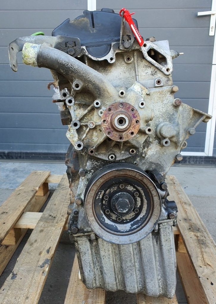 Moteur M 102.987 — vue 2