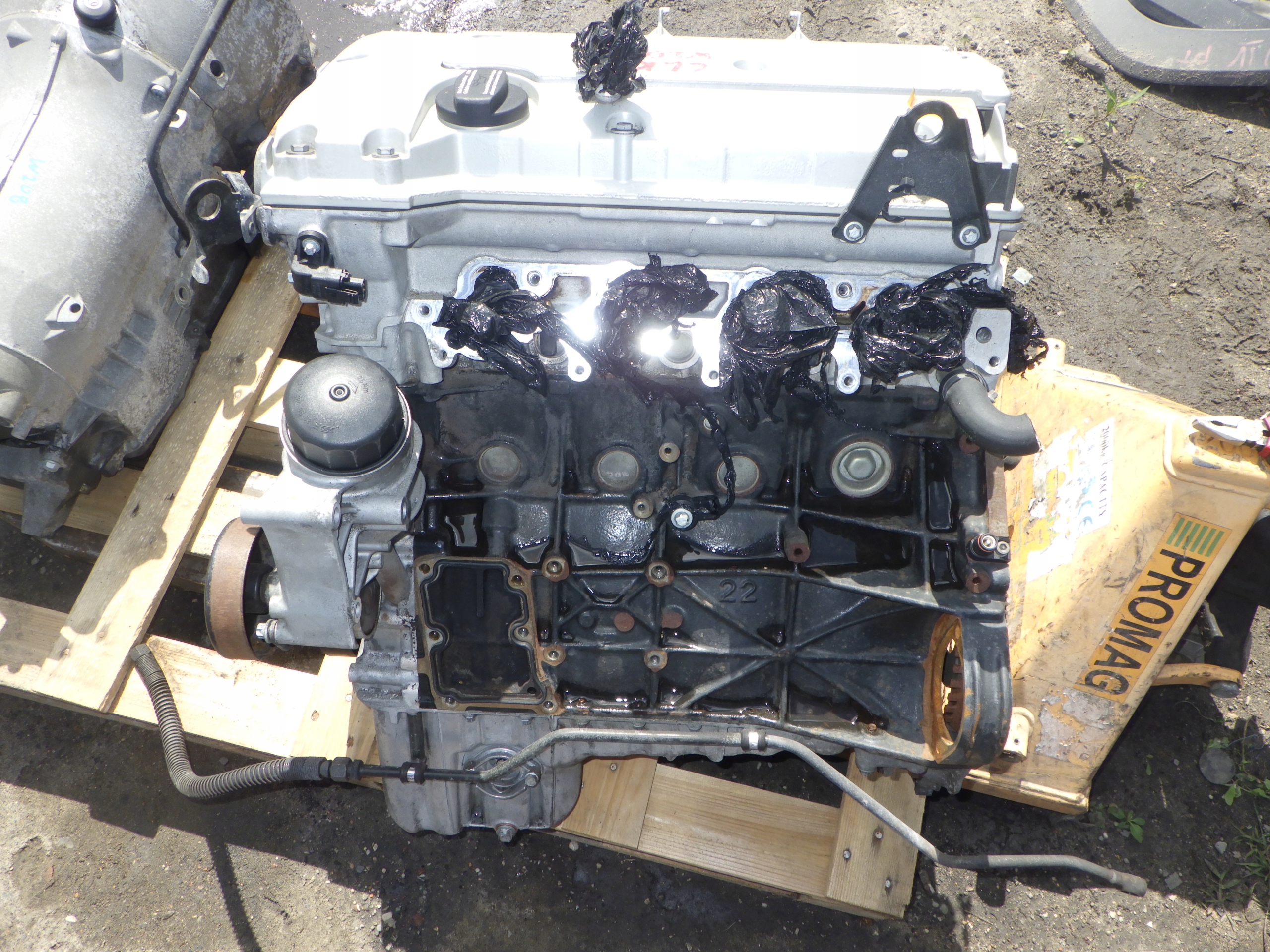 Moteur M 111.973 — vue 1