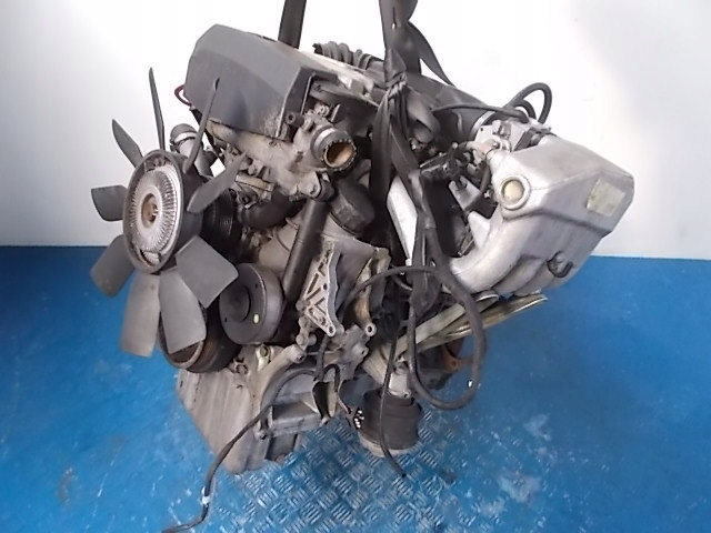 Moteur M 111.921 — vue 1