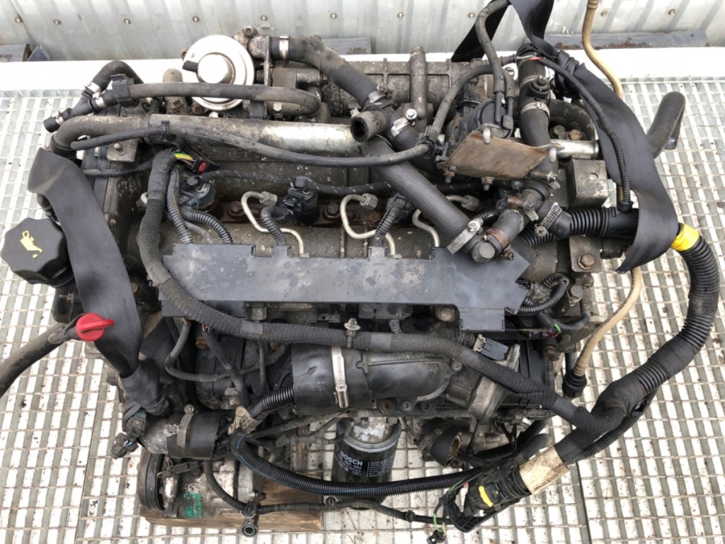 Moteur F1CE0481D (F30DT) — vue 2