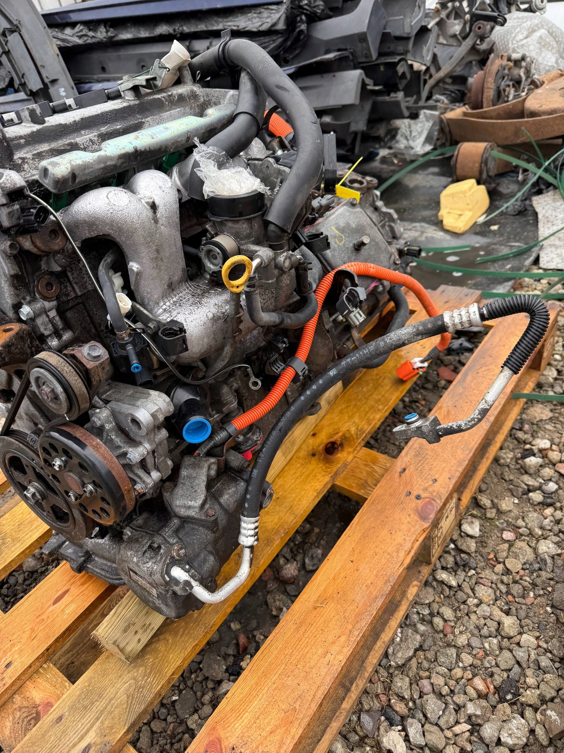 Moteur 1NZ-FXE — vue 4