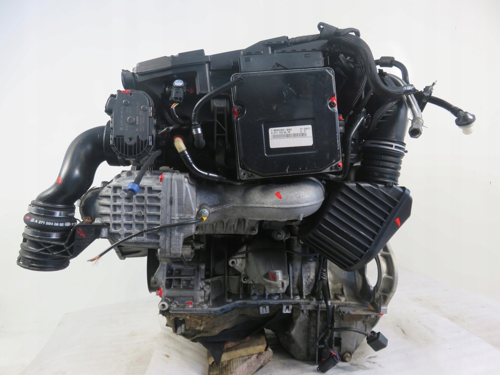 Moteur M 112.946 — vue 1