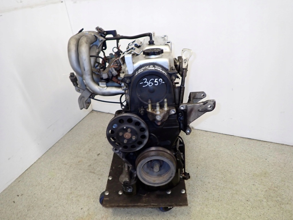 Moteur 4G18 — vue 1