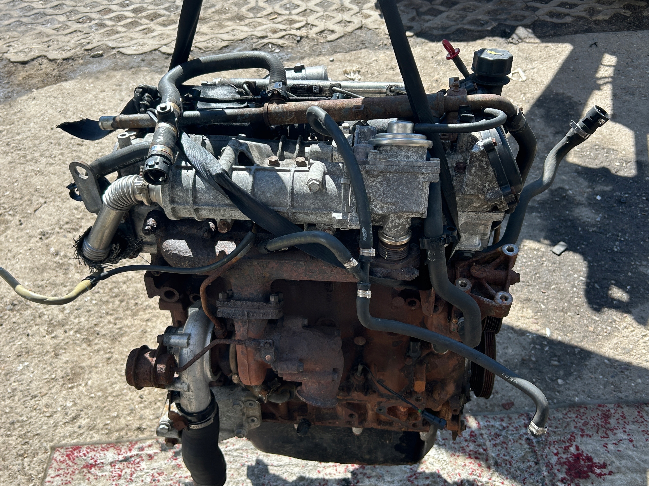 Moteur F1CE0481D — vue 4