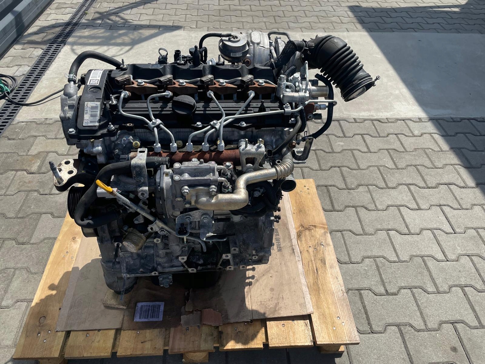 Moteur 2AD-FTV — vue 1