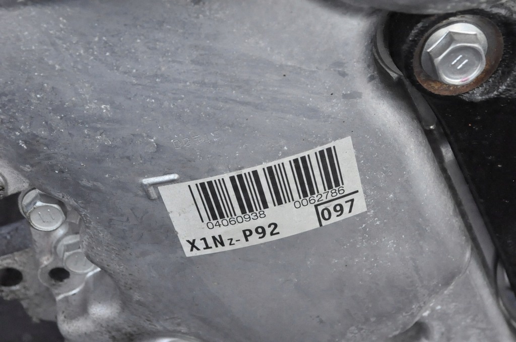 Moteur 1NZ-FXE — vue 2
