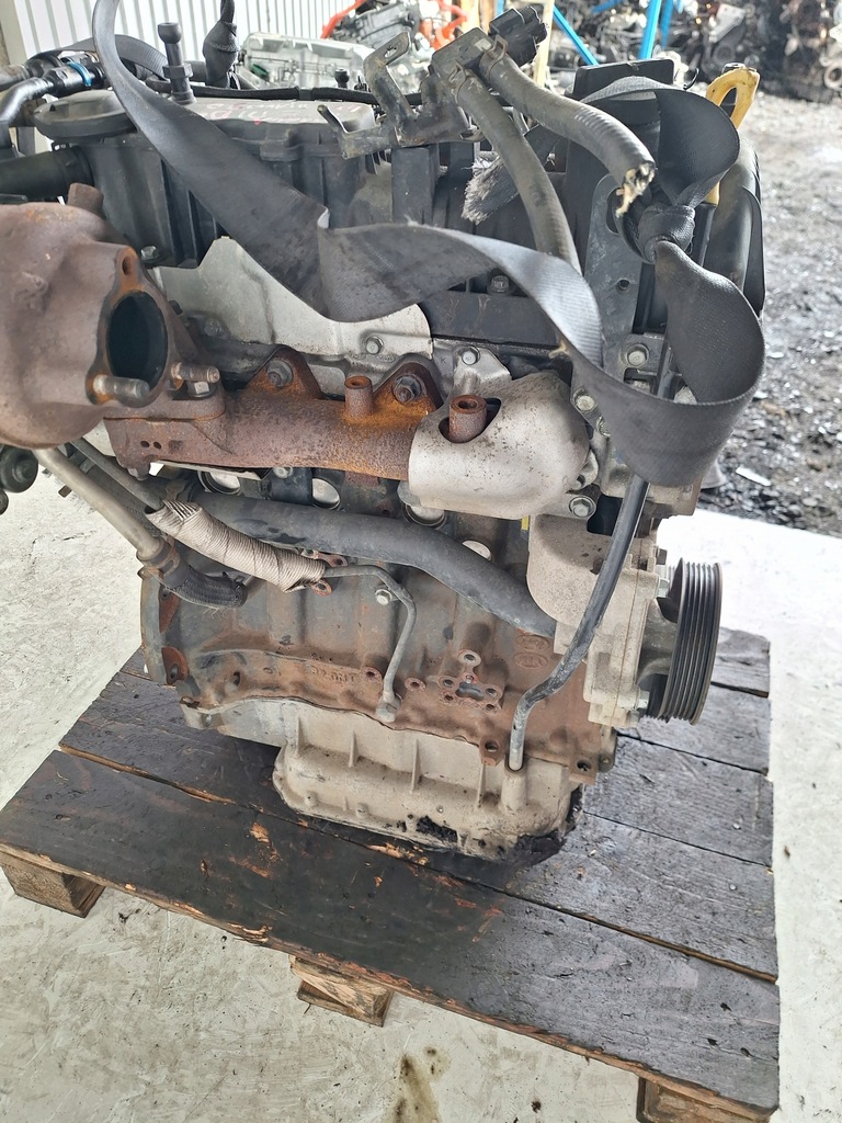 Moteur D4HA — vue 4