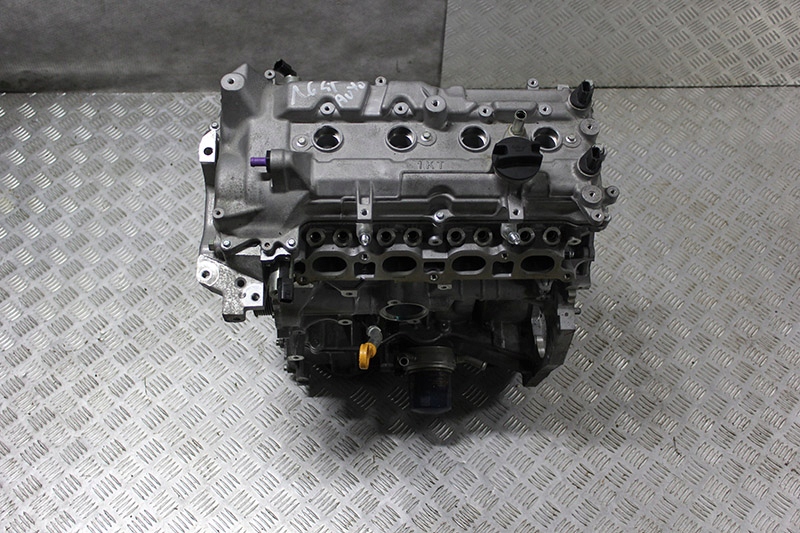 Moteur HR16DE — vue 1