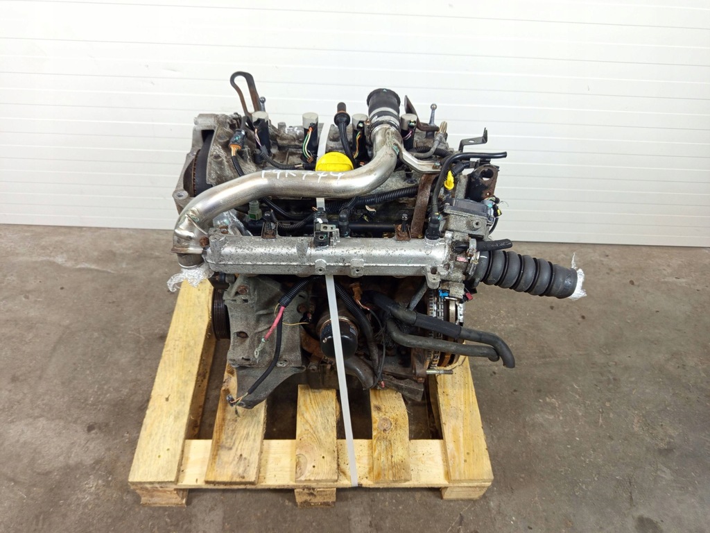 Moteur F4R 774 — vue 1