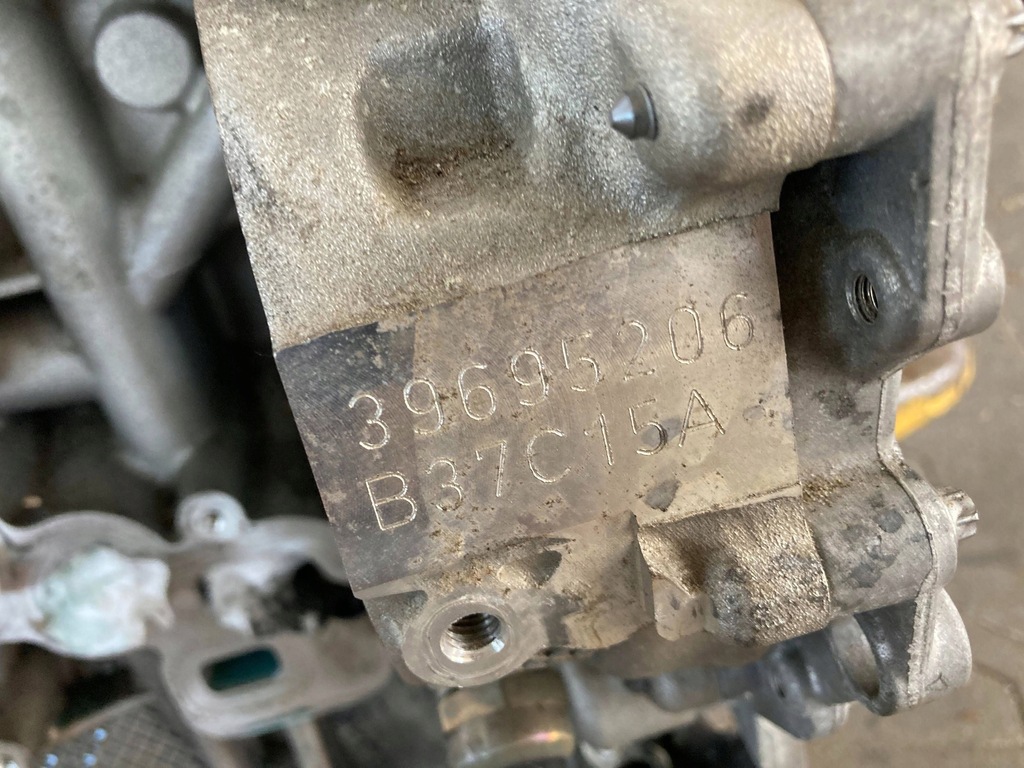 Moteur B37 C15 A — vue 3