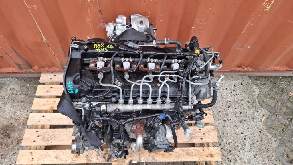 Moteur 4N13 — vue 1