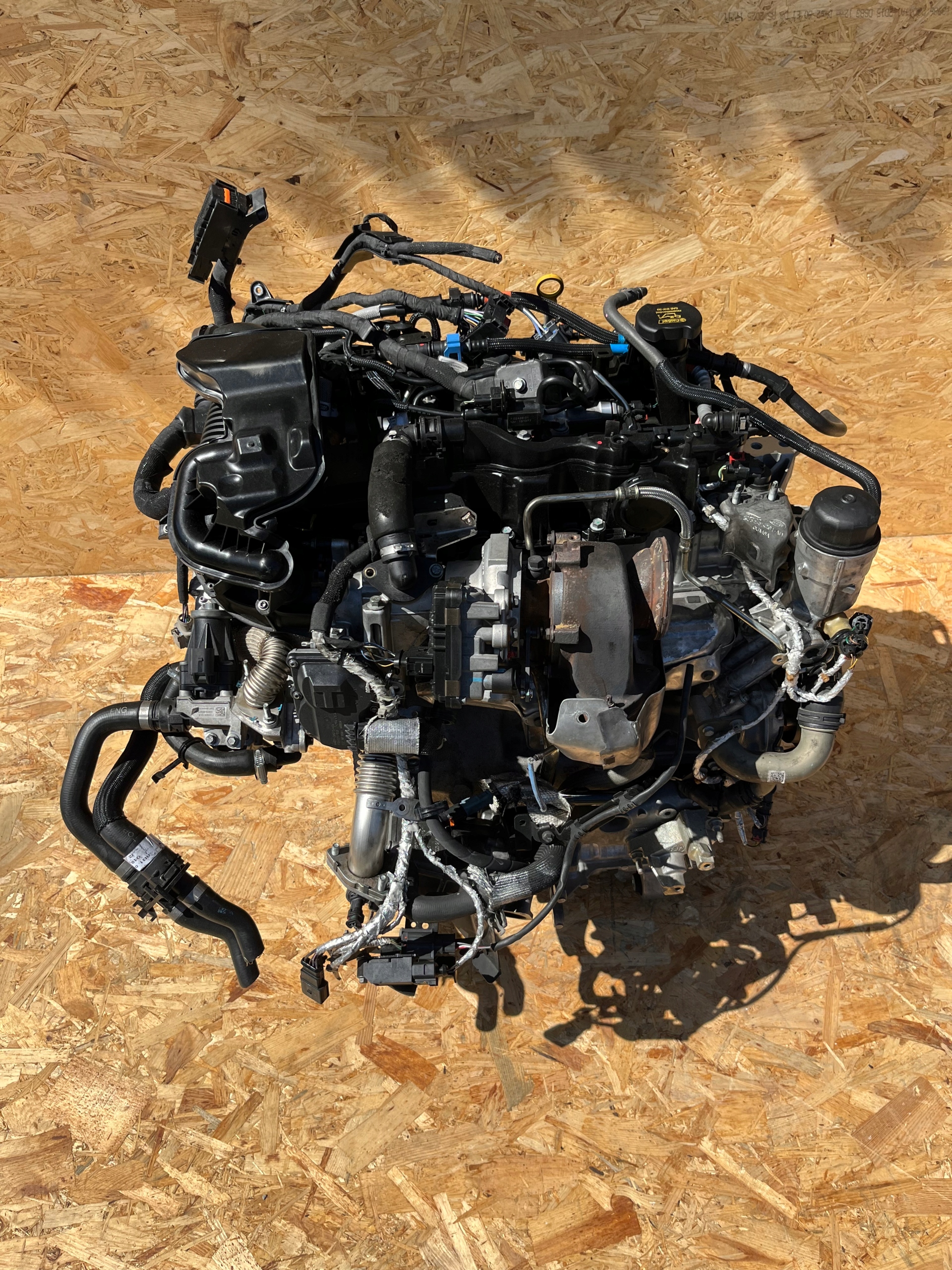 Moteur 204DTD(AJ21D4) — vue 1