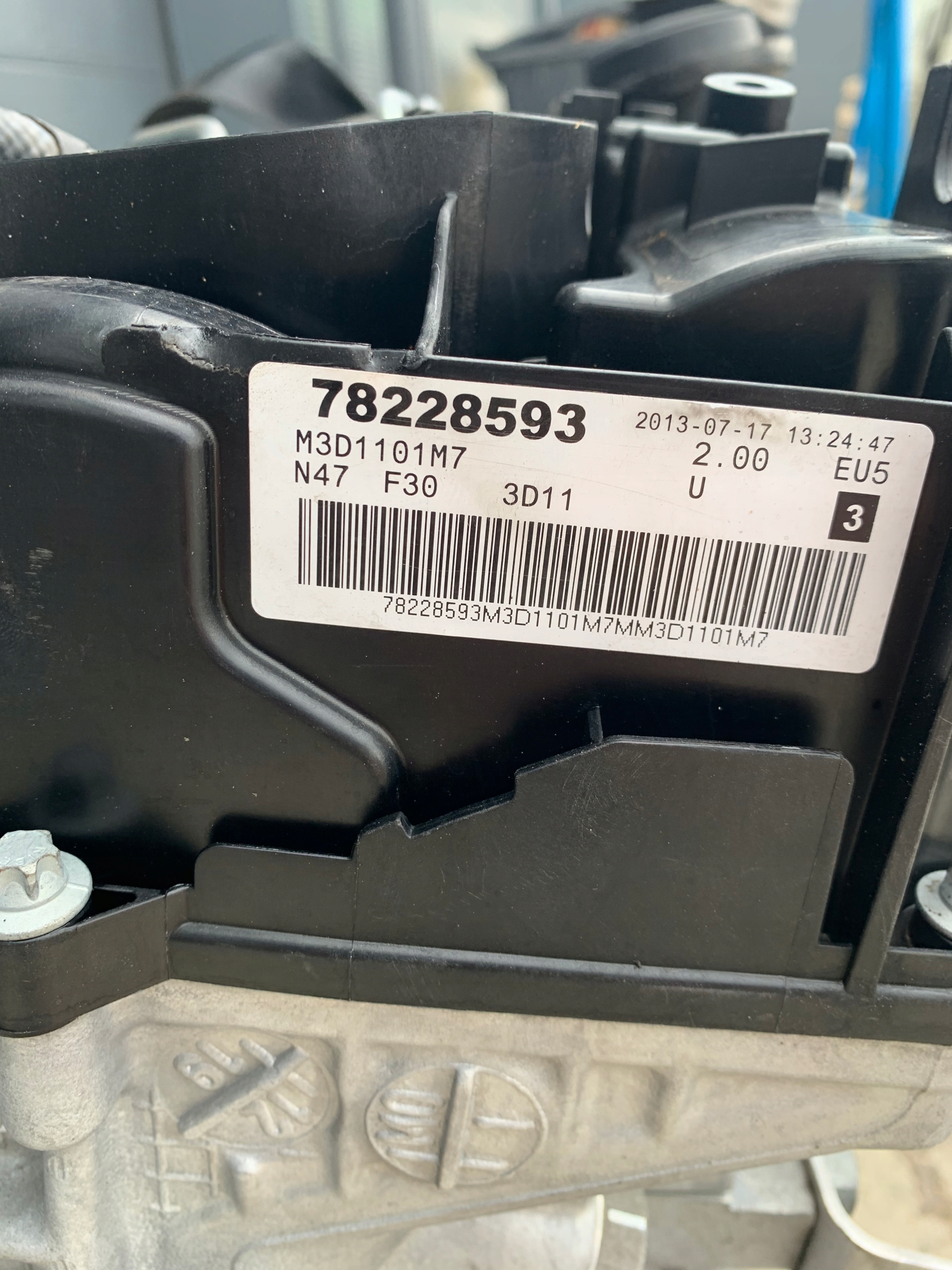 Moteur N47 D20 C — vue 14