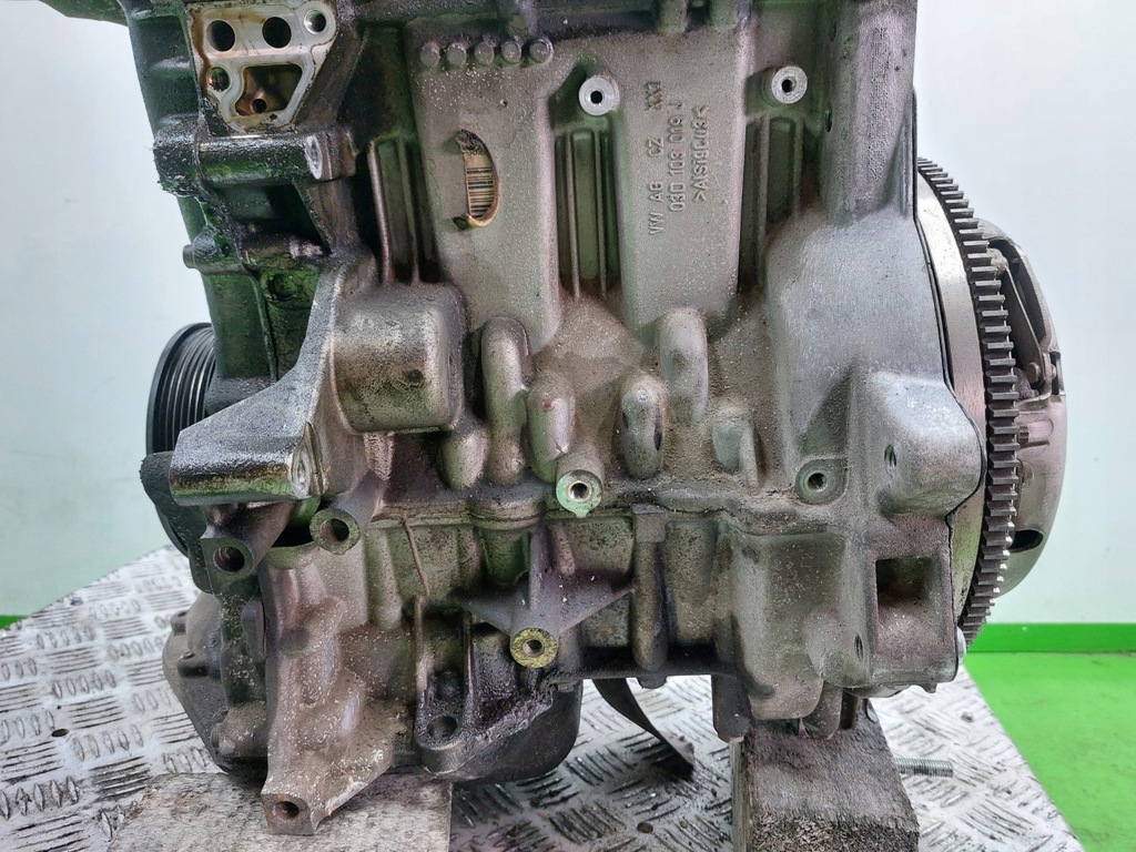 Moteur AZQ — vue 6
