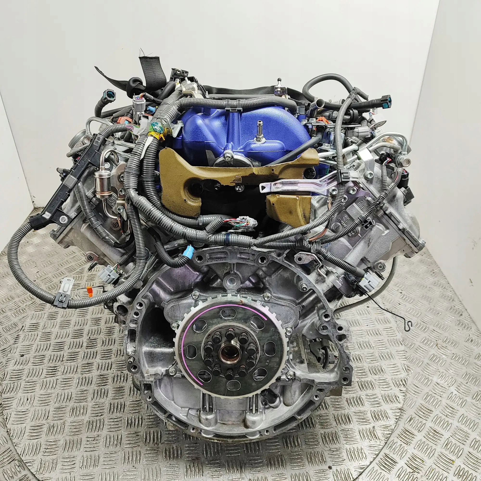 Moteur 2UR-GSE — vue 1
