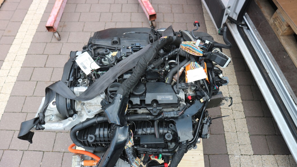 Moteur B 4204 T46 — vue 1