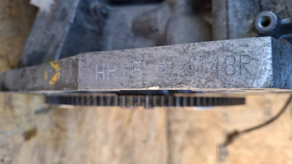 Moteur HR16DE — vue 4