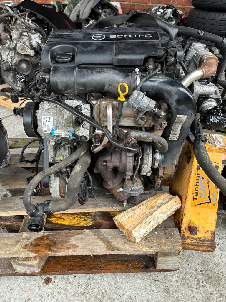 Moteur A 17 DTR — vue 1
